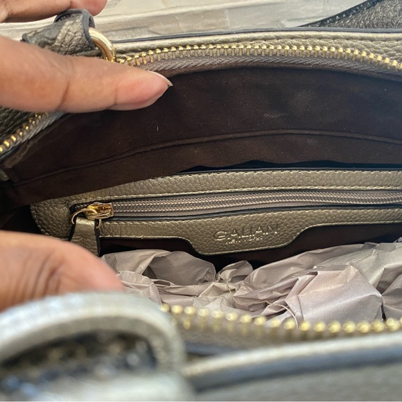 Galian Olive Handbag With Tassell - Picture 6 of 9